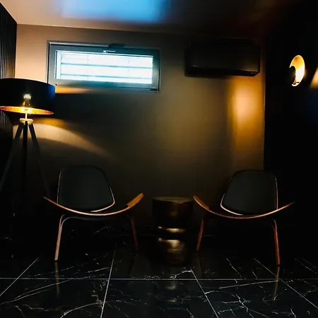 Baobab Atypique Avec Jacuzzi Prive 科尔巴斯
