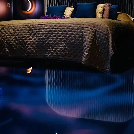 Baobab Atypique Avec Jacuzzi Prive 别墅