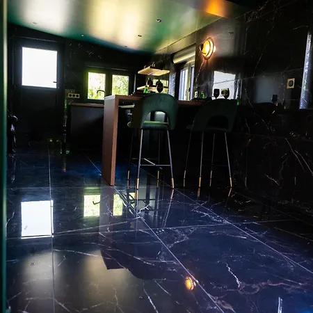 Baobab Atypique Avec Jacuzzi Prive *
